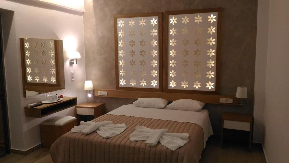 Hotel Aghas Paleochora Eksteriør bilde